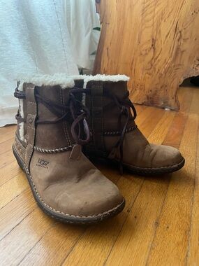 UGG Women's Brown Shearling-Lined Ankle Boots